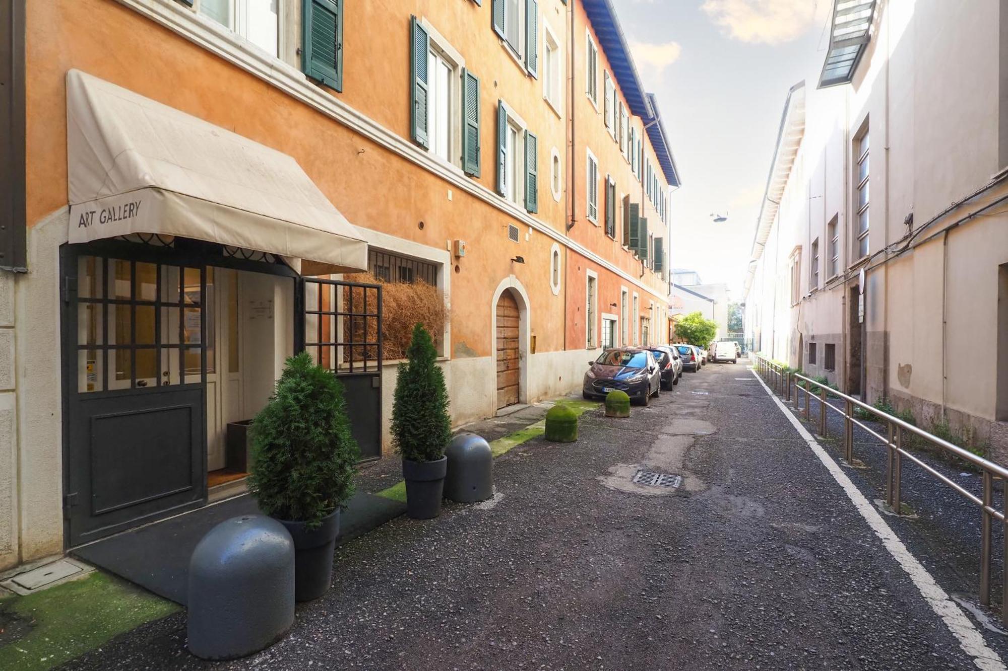 Enchanting Loft Between History And Tranquility Milan Exterior photo